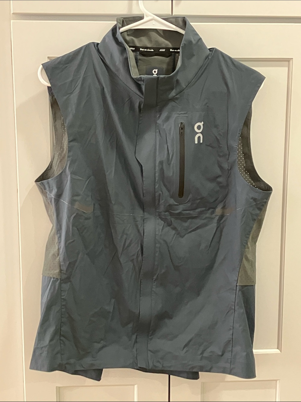 On Running On Cloud Women's Gray Weather Vest Lightweight Breathable Polyamide